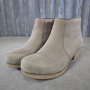 Dansko Maria Nubuck Ankle Boots Suede Taupe Side Zip Casual/Dress Womens Sz EU40
